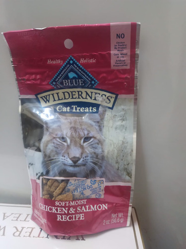 Blue Wilderness Cat Treats Chicken Y Salmon 2 Oz (56.6 G)