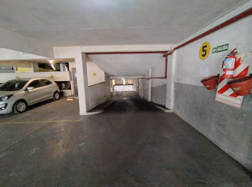 Cochera En Venta En Barrio Norte Seguridad 24 Hs