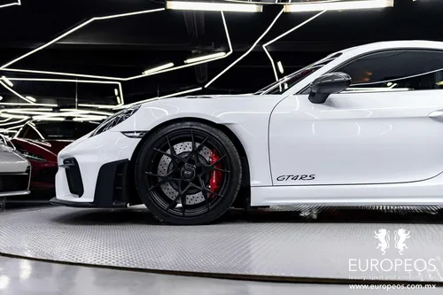 Porsche Gt4 Rs Weissach
