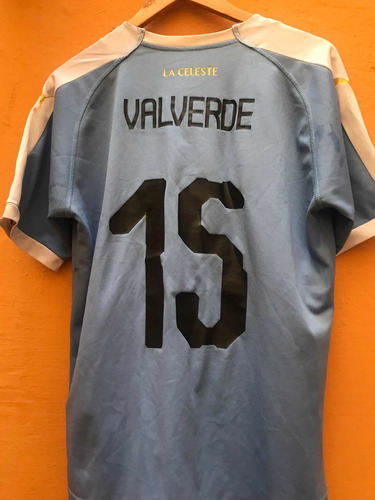 Camiseta Uruguay  F Valverde T. M Original Impecable Estado.