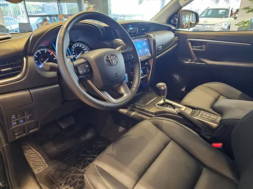 Toyota Fortuner 2.8 Diesel Srv 4X4 At