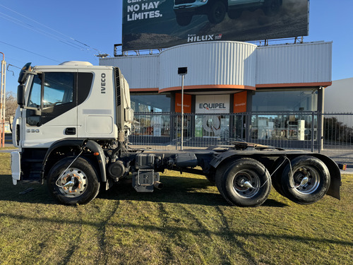 Iveco Cursor 330 6x2 Con Eje Neumático