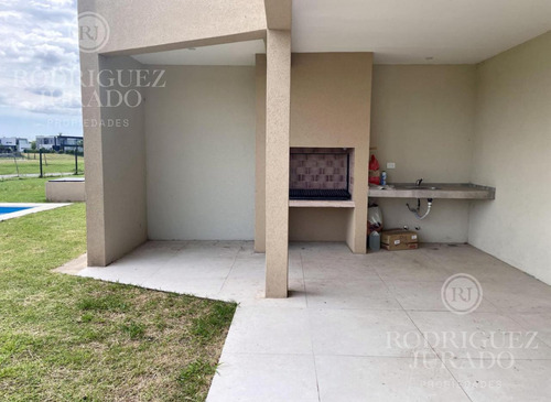 Oportunidad! Casa En Venta En Barrio San Sebastian Area 5