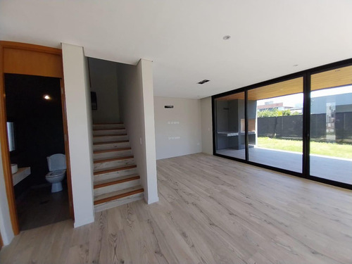 Espectacular Casa En Venta En Alto Verde 3, Yerba Buena