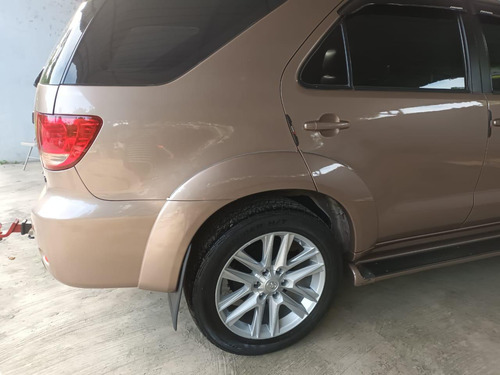 Imagen 8 de 15 de Toyota Fortuner 4x4