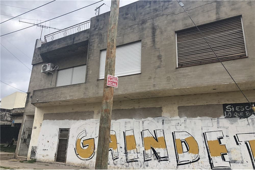 Imagen 9 de 11 de Departamento De 4 Amb. En Primero Piso.