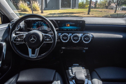 Imagen 18 de 25 de Mercedes Benz A 200 Progressive L18
