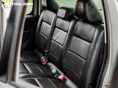 Imagen 11 de 17 de Volkswagen Amarok Highline At 4x4 Tdi| Permuta / Financia