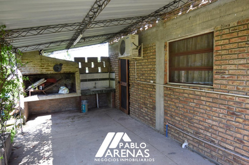 Casa En Venta Dos Dormitorios, Santa Regina #2479