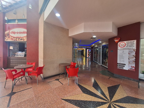 Se Alquila Local En C.c Puente Real 20 Mt. Yl