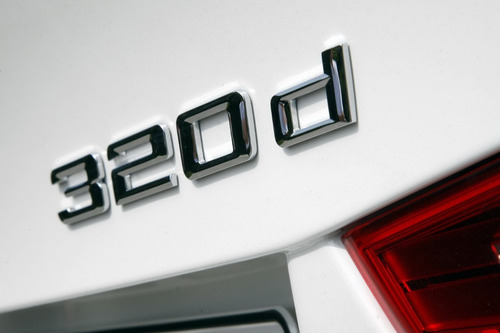 Insignia De Baúl Bmw 320d Serie 3 Diesel