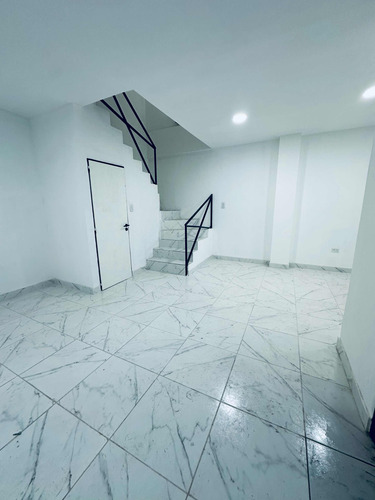 Complejo 4 Duplex + 2 Galpones En Temperley C/renta