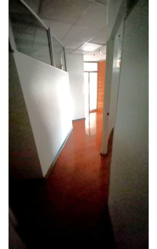 Imagen 16 de 30 de Arriendo Oficina De 681,81 M2, Metro Pedro De Valdivia