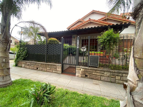 Imagen 2 de 29 de Hermoso Chalet En Barrio Naon