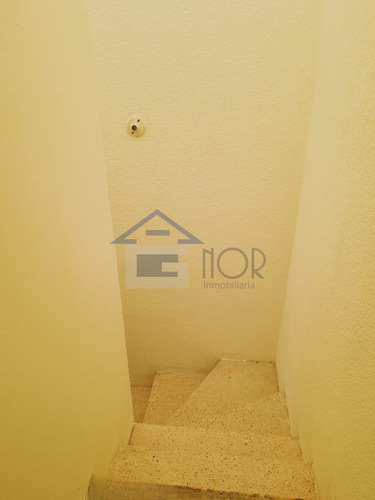 501.b1.vr.3. Casa En Heroes De Tecámac Ii Con 2 Recamaras 1 Baño, Cajon De Estacionamiento Tambien Cuenta Con Dos Niveles, Patio Trasero , Buena Ventilación E Iluminación Con Supermercados Cercanos