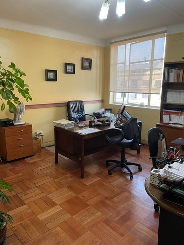 Imagen 1 de 6 de Oficina/habitacional En Paseo Bulnes