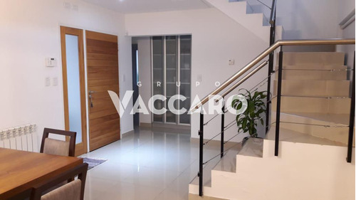 Casa 4 Dormitorios Con Piscina En Barrio Cerrado