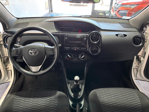 Toyota Etios 1.5 Cross