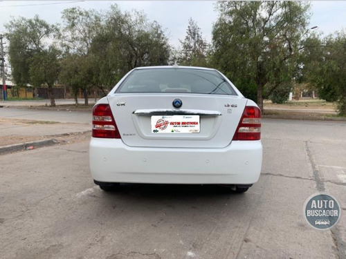Imagen 4 de 8 de Geely New 2015
