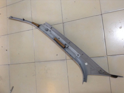 Moldura Superior Puerta Delantera Derecha Focus Sedan 00-04