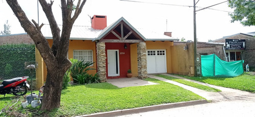 Imagen 3 de 24 de Casa Residencial Con Pileta, Dos Dormitorios
