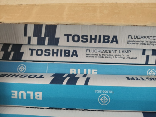 Tubo Fluorescente Azul Toshiba T8 / 36 Wattios