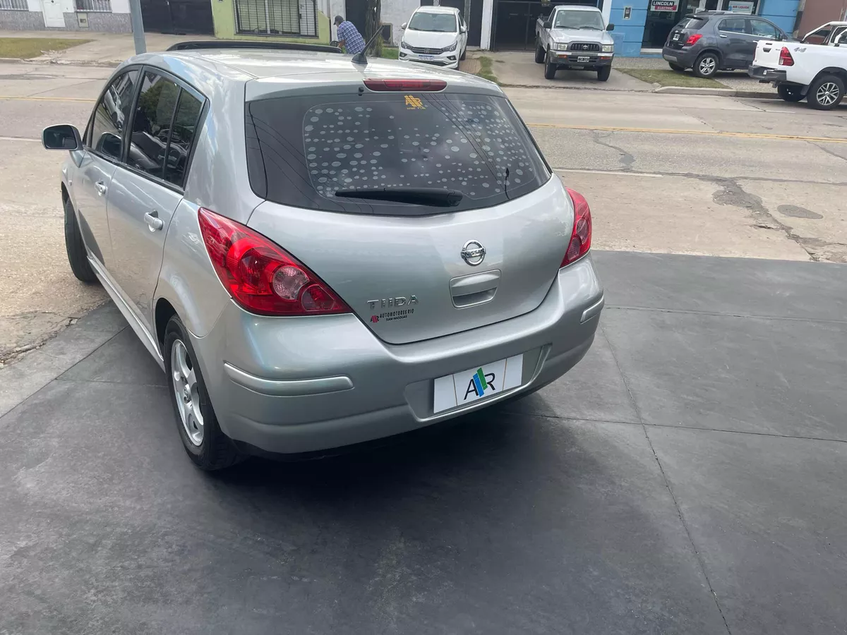 Nissan Tiida 1.8 Acenta