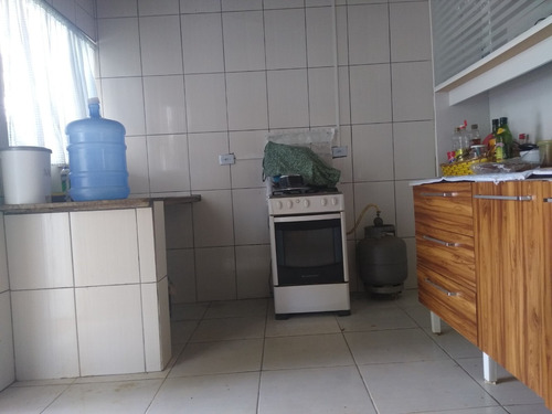 Imagem 11 de 14 de Casa 3 Dorms Com Garagem / Ótima Localização/ Toda Murada