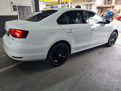 Volkswagen Jetta 2.0 Tsi Highline 4p