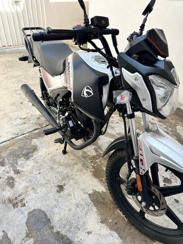 Carabela Kronos 150cc Seminueva Color Gris