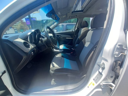 Imagen 9 de 14 de Chevrolet Cruze Ii Hb Ls 1.8 Aut 2013