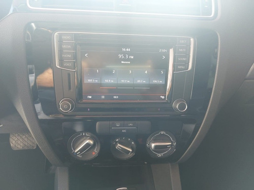 Imagen 8 de 15 de Volkswagen Jetta 2017 2.5 Sportline Tiptronic At