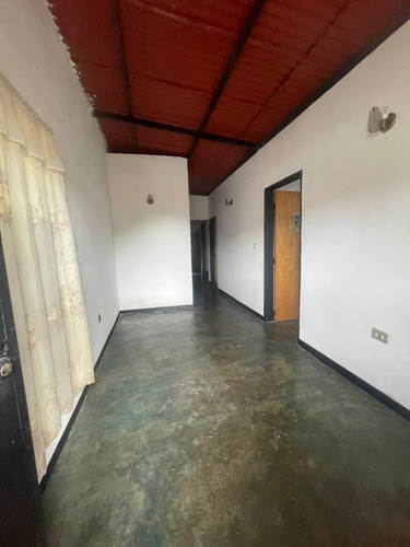 Se Vende Comodo Y Fresco Apartamento En 23 De Enero 70 M2 Sector Cristo Rey Zc