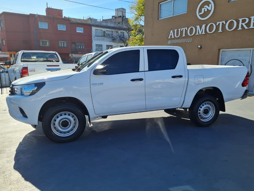 Imagen 4 de 16 de Toyota Hilux Dx 4x2 2021