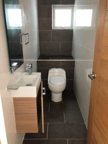 Vendo Apartamento En La Julia, Vista Al Mar, 3hab, 2p