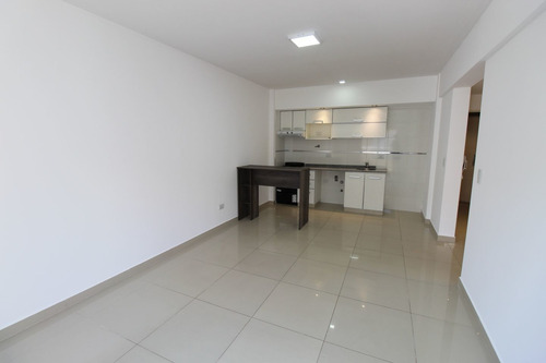 Imagen 3 de 14 de Departamento 2 Ambientes Con Cochera Terraza Privada Sum