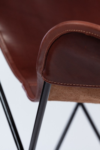 Sillon Bkf Marca Calma Chicha® Con Cuero Coñac Y Base Negra