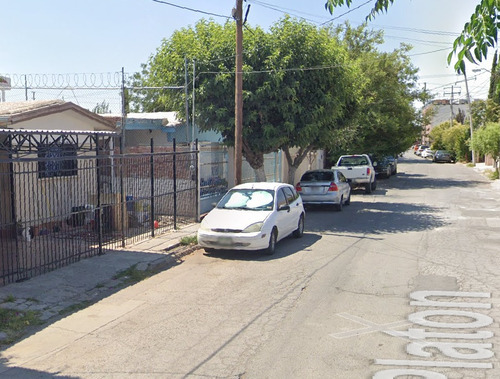 Casa En Venta, Col. Munumental, Cd Juarez, Chihuahua A0512