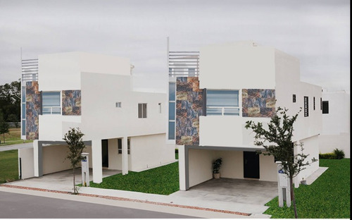 Venta De Casa En Fracc. Quinta Real, Santa Rosa, Apodaca, Nuevo Leon, En Recuperación Bancariambdelr