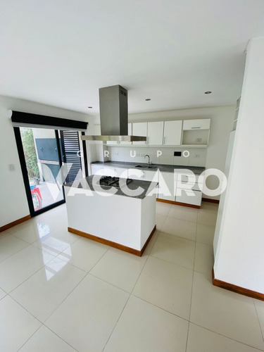 Imagen 7 de 30 de Venta Duplex Casa 3 Dormitorios Barrio Cerrado Moreno
