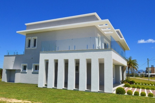 Imagem 5 de 30 de Casa À Venda Em Atlântida Sul - Ca00820 - 33410295