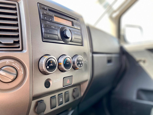 Nissan Titan 5.6l S V8/ 4x4 At 2014