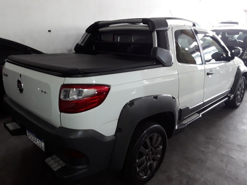Imagem 4 de 11 de Fiat Strada 2015 1.8 16v Adventure Cab. Dupla Flex 3p
