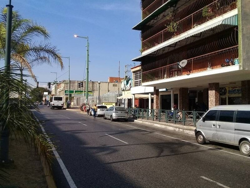 Imagen 4 de 17 de Katherine Castillo Ofrece En Alquiler Oficina Av. Cedeño Con Av. Bolivar (70 Mts2)