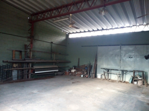 Imagen 2 de 7 de Excelente Oportunidad, Vendo Galpón Con Dto Incluído.