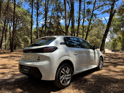 Peugeot 208 Allure AT6