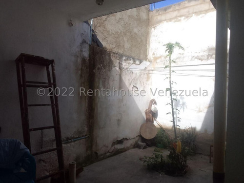 Imagen 11 de 30 de Casa En Venta En La Piedad De Cabudare Con Techo De Plata Banda Con Opción A Un Segundo Nivel Gabriela. C #23-4244