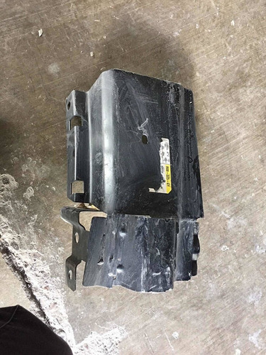 Soporte Rigido Def Del Rh Chevrolet Express 2021 15757010 (Usado)