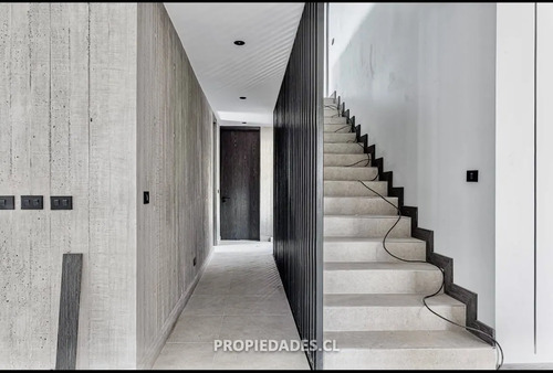Casa En Condominio En Arriendo En Lo Barnechea