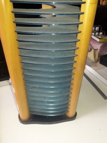 Imagen 2 de 3 de Porta Cd Vertical 20 Cd Capacidad Base Beachin